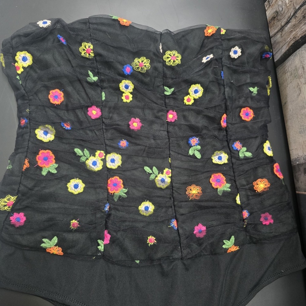 TCEC Women's Black Floral Bodysuit Halter Large Embroidered Flowers Snap Bottom - Picture 6 of 7